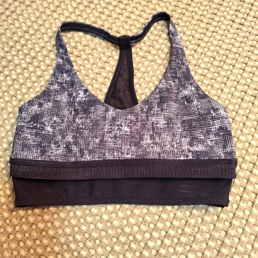 UNDER ARMOUR TOP